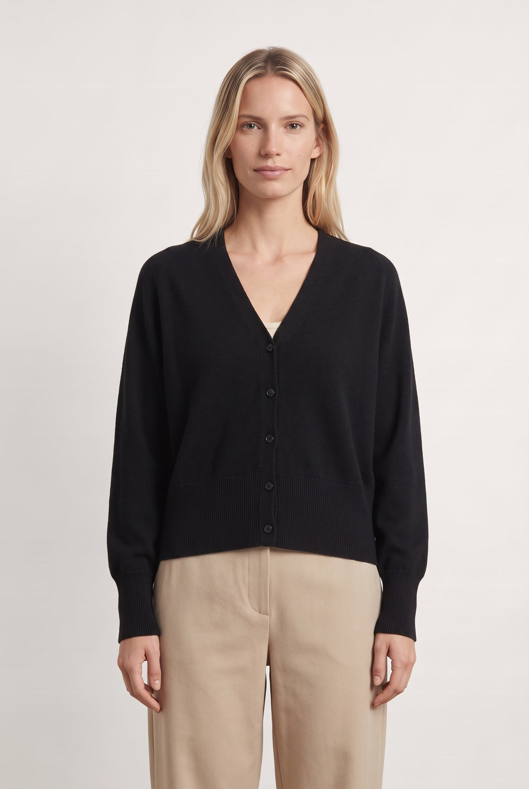 Cardigan Noir - Taille M/38 de la marque La Française | PARAD126124 - Vendu par Paradigme - Image 1
