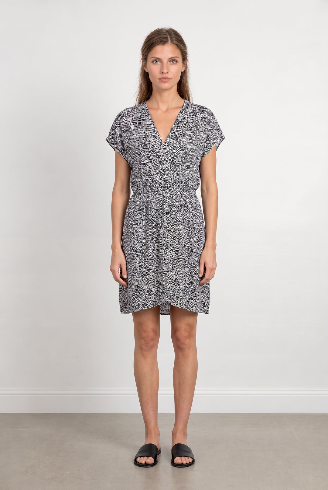 Robe Courte Noire et Blanche - Taille M/38 de la marque Maje | PARAD126497 - Vendu par Paradigme - Image 1