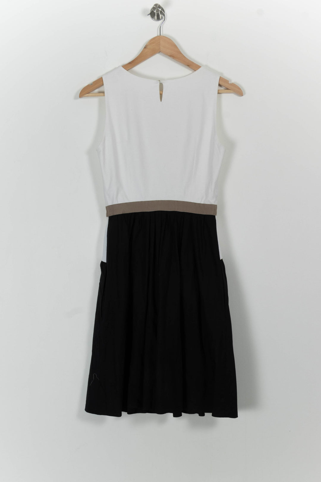 Robe Blanche et Noire - Taille M/38 de la marque Paule Ka | PARAD13195 - Vendu par Paradigme - Image 4