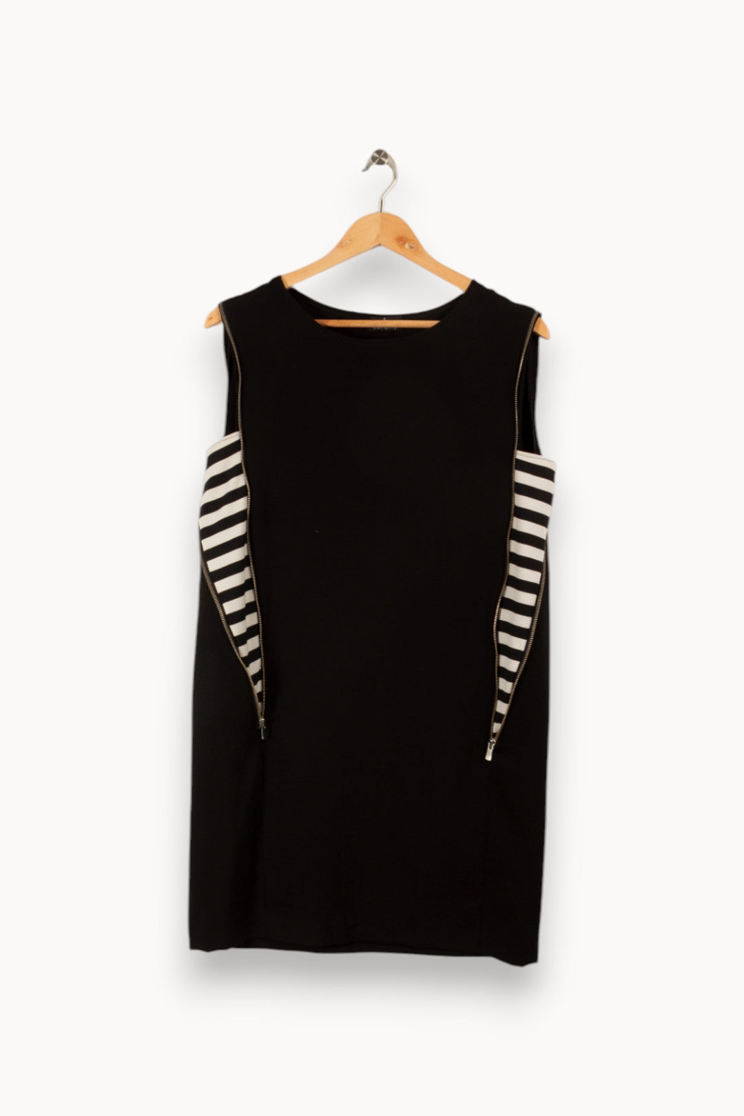 Robe noire avec détails - Taille M/38