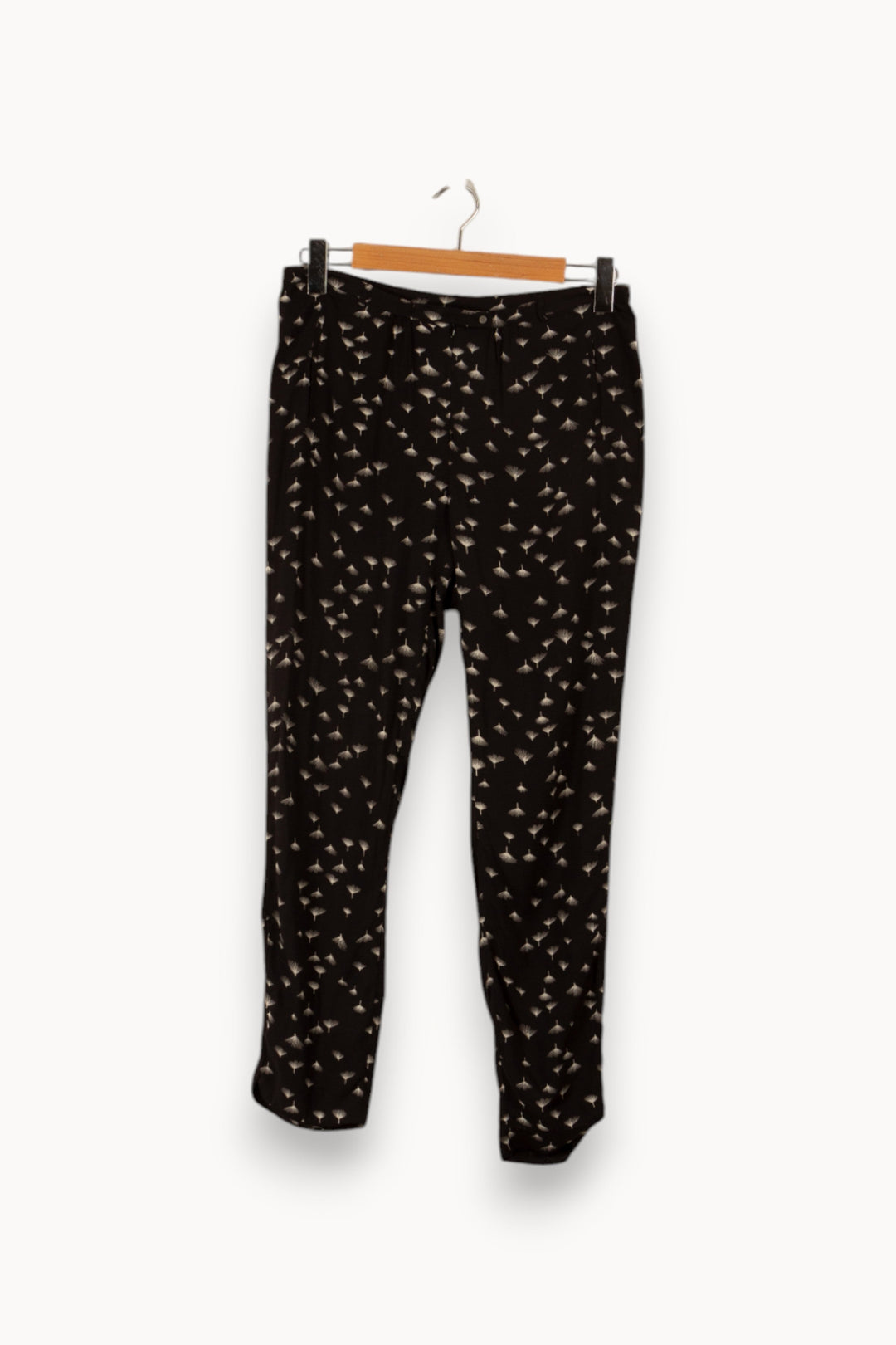 Pantalon noir à motifs