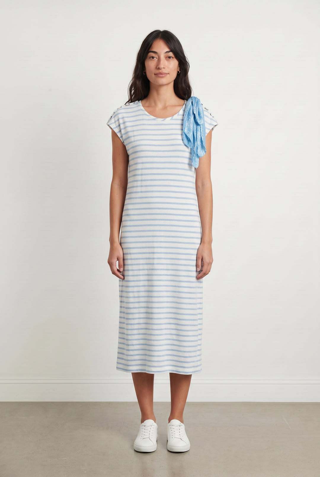 Robe Droite Blanche et Bleue - Taille M/38 de la marque Claudie Pierlot | PARAD31450 - Vendu par Paradigme - Image 1