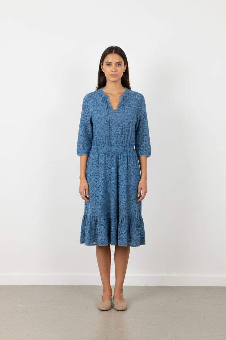 Robe longue bleue en broderie - Taille M/38