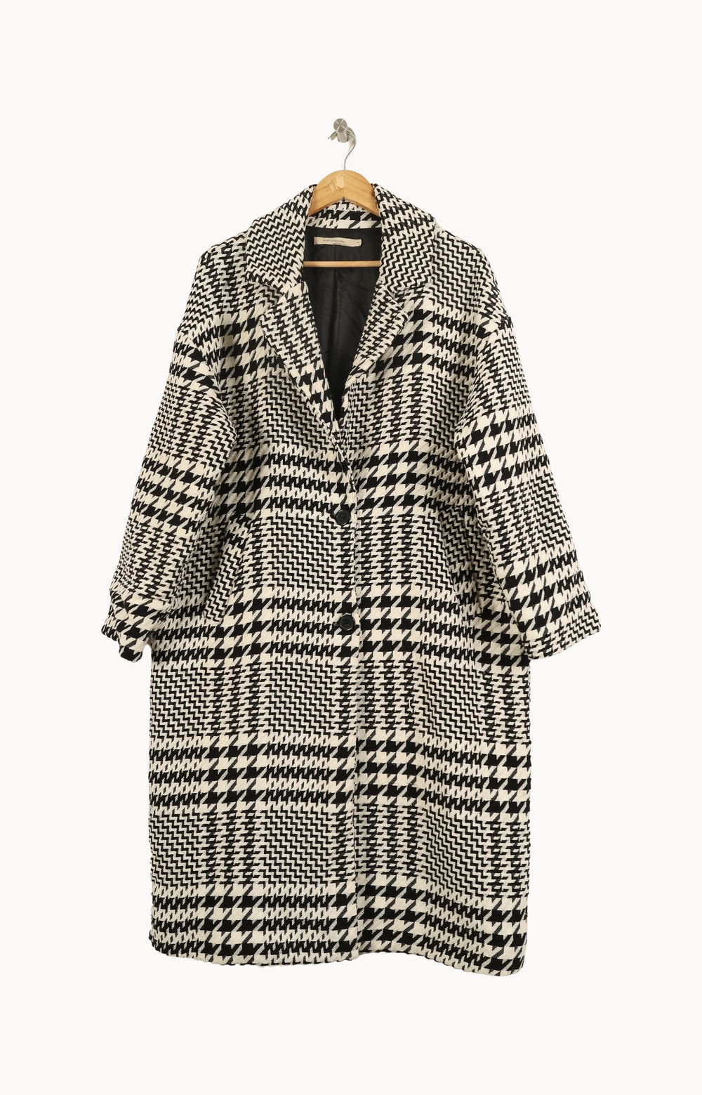 Manteau Noir et Blanc - Taille S/36 de la marque La Fée Maraboutée | PARAD35036 - Vendu par Paradigme - Image 2