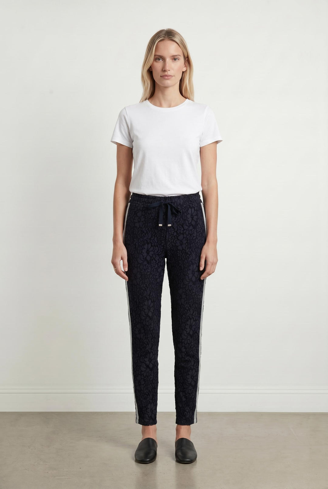 Pantalon bleu foncé en broderie - Taille S/36 de la marque Imprevu | PARAD39034 - Vendu par Paradigme - Image 1