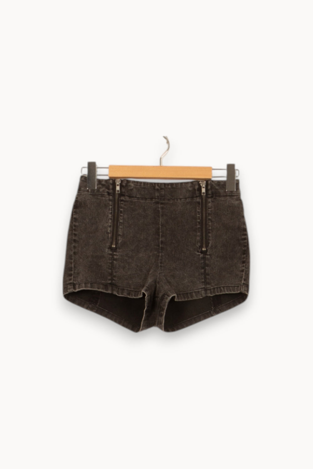 Short Gris - Taille M/38 de la marque The Kooples | PARAD39504 - Vendu par Paradigme - Image 2