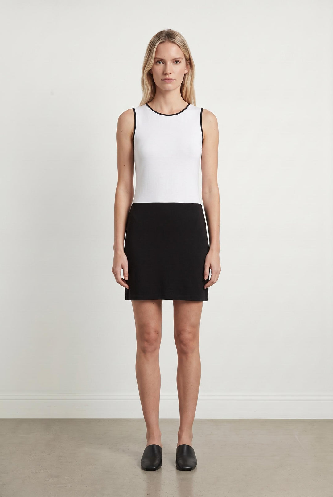 Robe Sans Manches Noire et Blanche - Taille S/36 de la marque Maison 123 | PARAD39721 - Vendu par Paradigme - Image 1