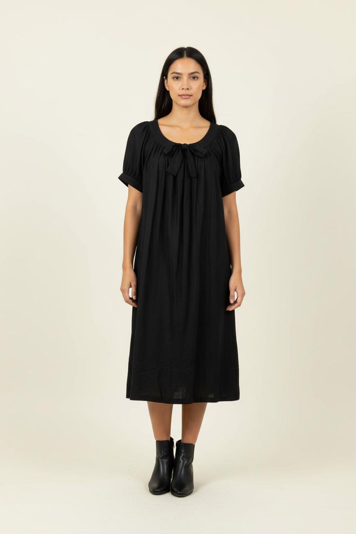 Robe noire - Taille M/38 de la marque Sandro | PARAD42401 - Vendu par Paradigme - Image 1