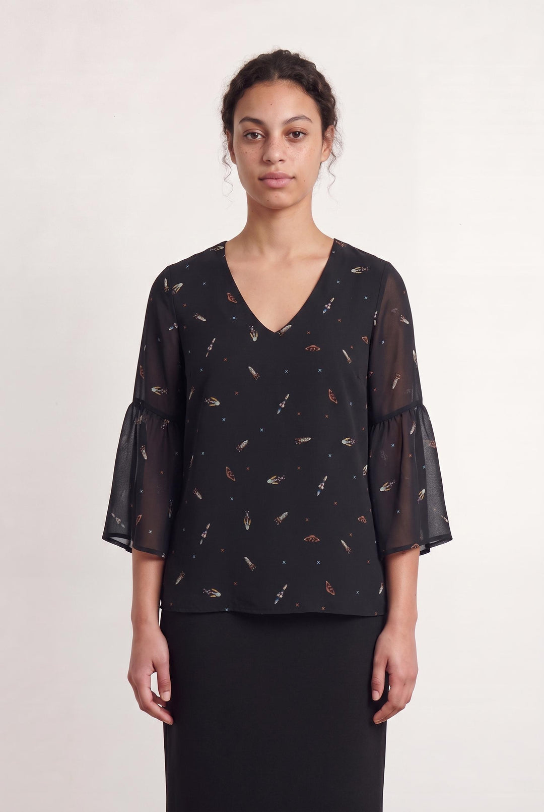 Blouse bleue foncée à motifs - Taille L/40 de la marque La Fée Maraboutée | PARAD42796 - Vendu par Paradigme - Image 1