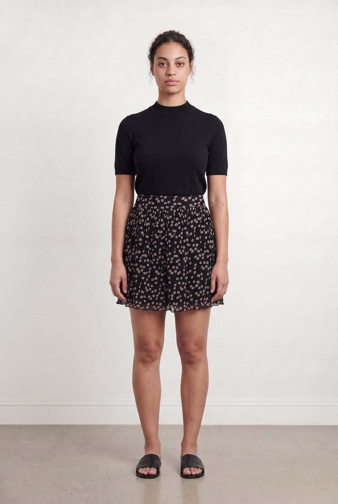 Jupe Plissée Noire et Rose - Taille XL/42 de la marque Maison 123 | PARAD42952 - Vendu par Paradigme - Image 1
