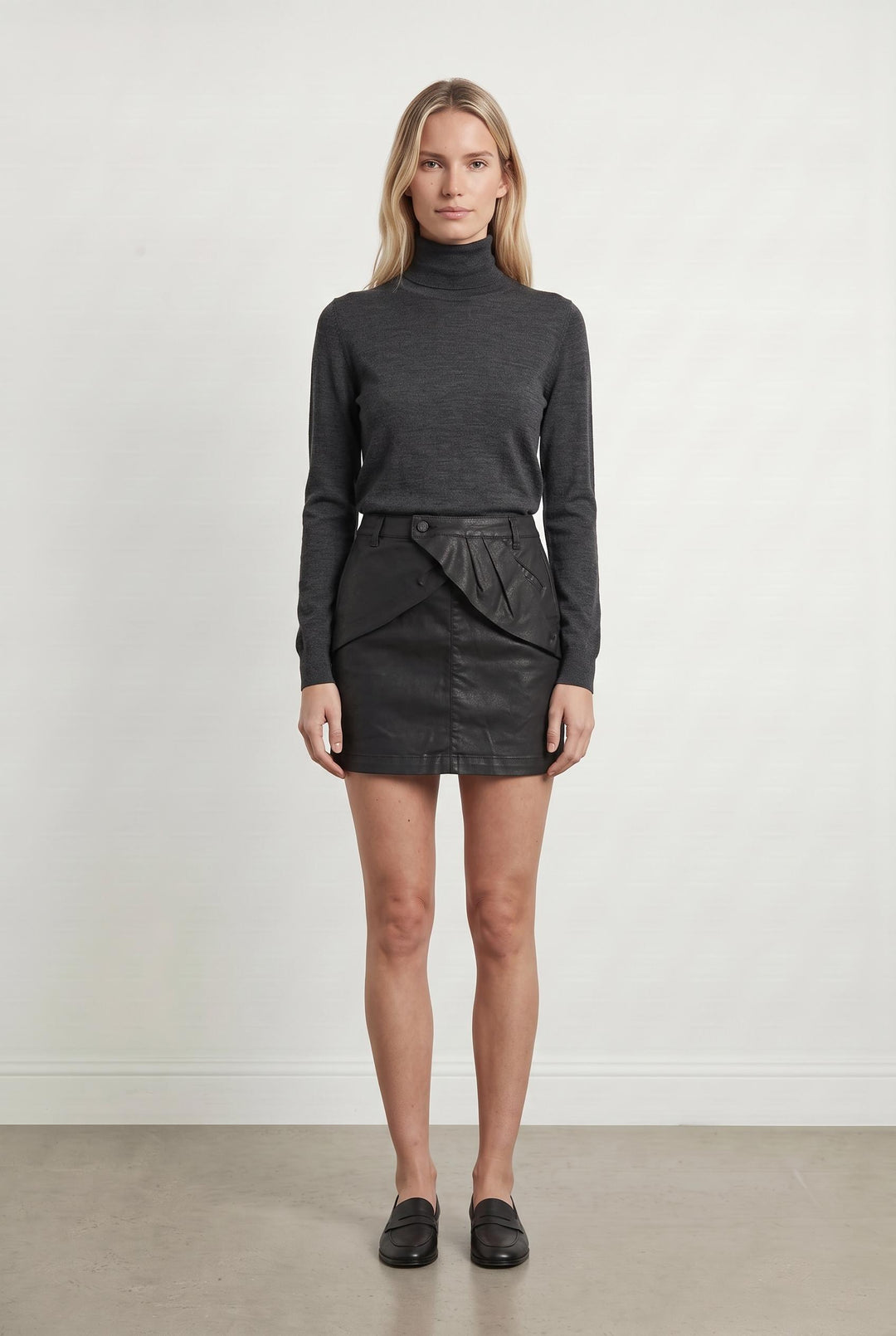 Jupe Courte Noire - Taille M/38 de la marque Comptoir des Cotonniers | PARAD43327 - Vendu par Paradigme - Image 1