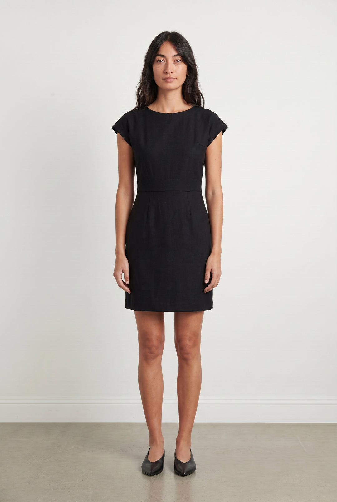 Robe Droite Noire - Taille M/38 de la marque ZAPA | PARAD43330 - Vendu par Paradigme - Image 1