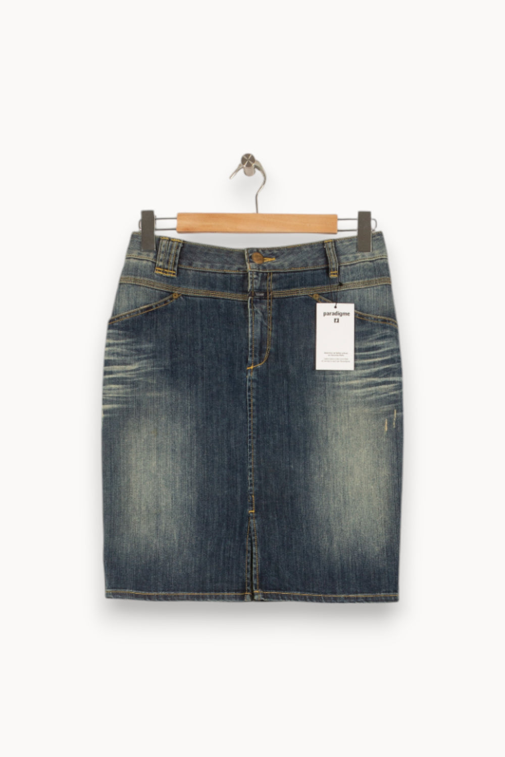 Jupe courte en jean - Taille M/38 de la marque Closed | PARAD44130 - Vendu par Paradigme - Image 1