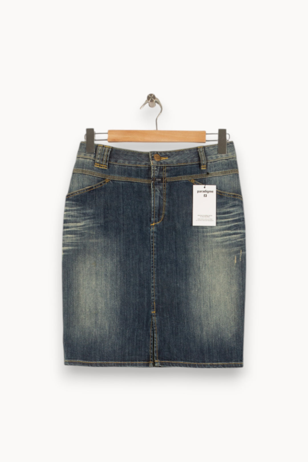 Jupe courte en jean - Taille M/38 de la marque Closed | PARAD44130 - Vendu par Paradigme - Image 1