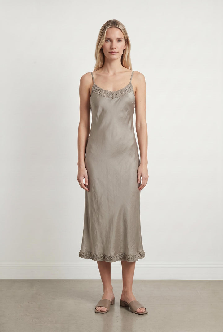 Robe grise - Taille M/38 de la marque La Fée Maraboutée | PARAD44418 - Vendu par Paradigme - Image 1