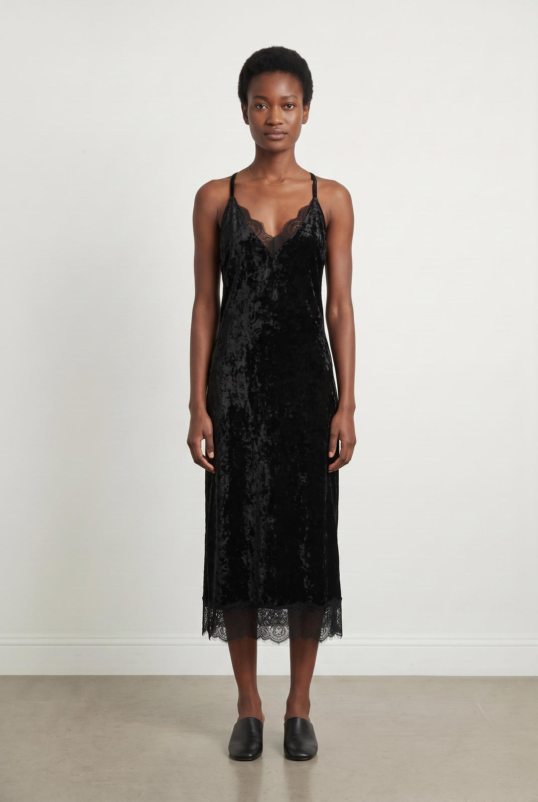 Robe en velours noir - Taille M/38 de la marque Comptoir des Cotonniers | PARAD44487 - Vendu par Paradigme - Image 1