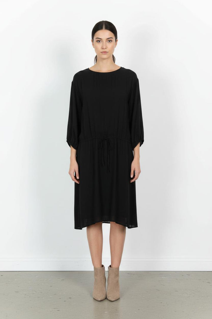 Robe Droite Noire - Taille S/36 de la marque American Vintage | PARAD49129 - Vendu par Paradigme - Image 1