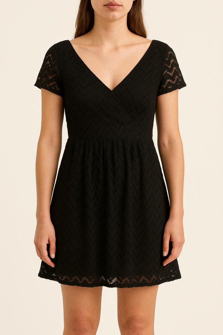 Robe Courte Noire - Taille S/36 de la marque Sandro | PARAD49374 - Vendu par Paradigme - Image 1