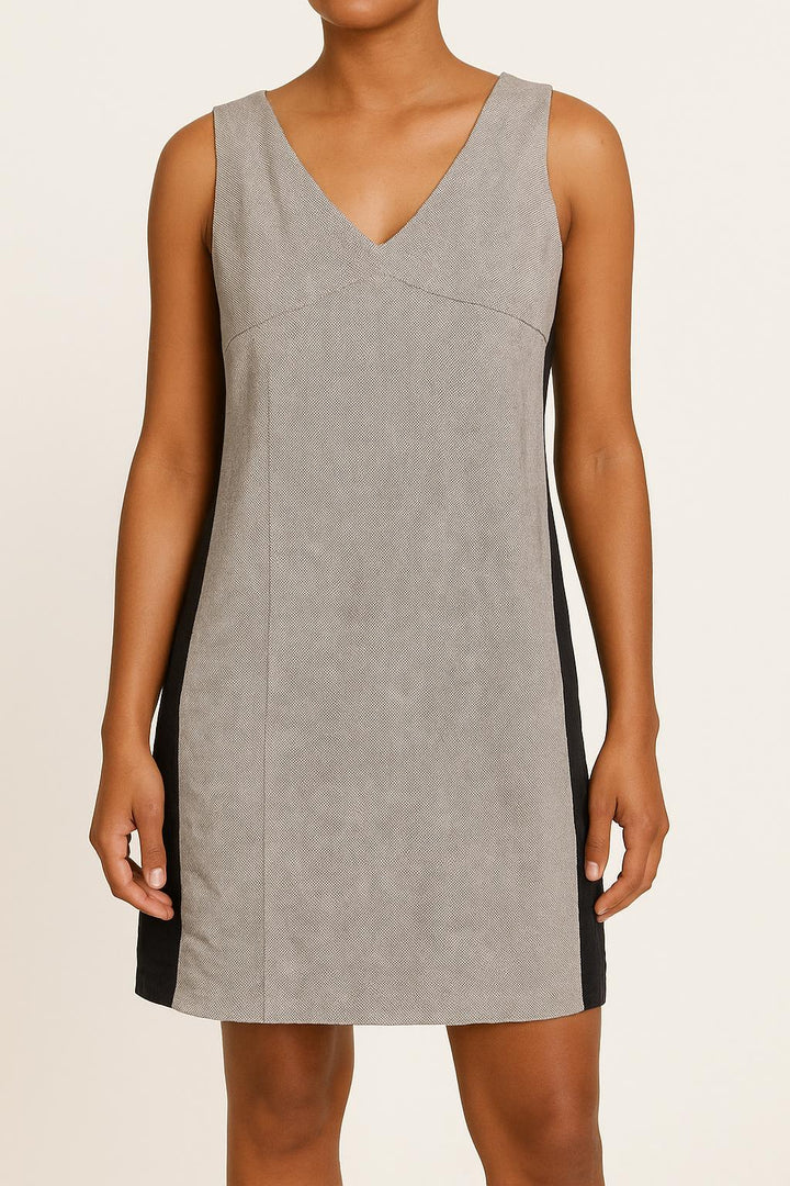 Robe Courte Grise et Noire - Taille M/38 de la marque IKKS | PARAD50540 - Vendu par Paradigme - Image 1