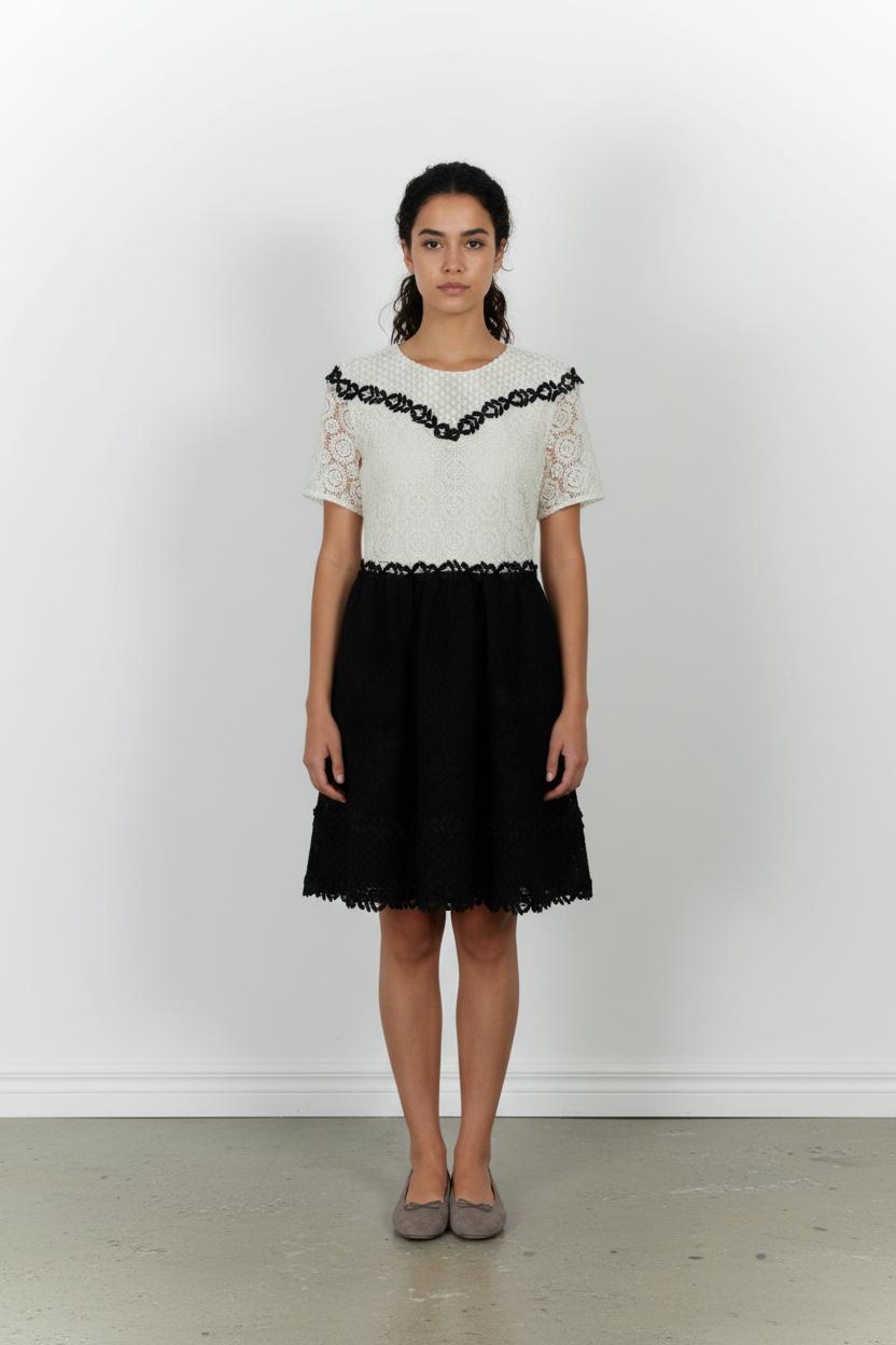 Robe Dentelle Noire et Blanche - Taille S/36 de la marque Maje | PARAD52032 - Vendu par Paradigme - Image 1