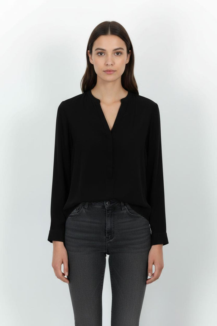 Blouse Noire - Taille M/38 de la marque Sandro | PARAD52174 - Vendu par Paradigme - Image 1