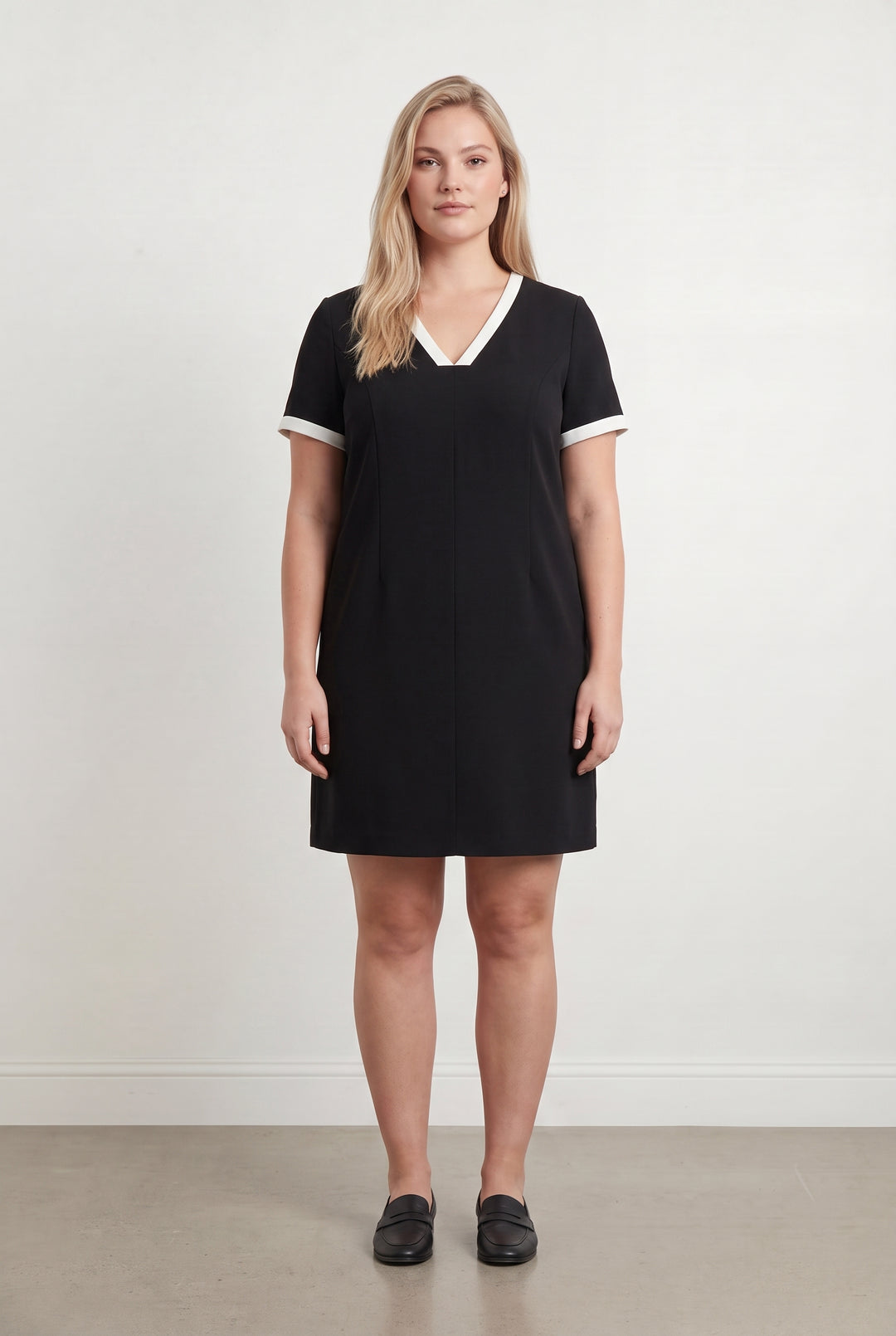 Robe droite noire et blanche - Taille XXL/44 de la marque Marina Rinaldi | PARAD52267 - Vendu par Paradigme - Image 1