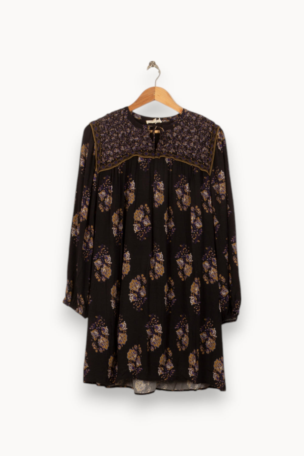 Robe Courte Noire et Beige - Taille S/36 de la marque Louise Misha | PARAD55020 - Vendu par Paradigme - Image 2