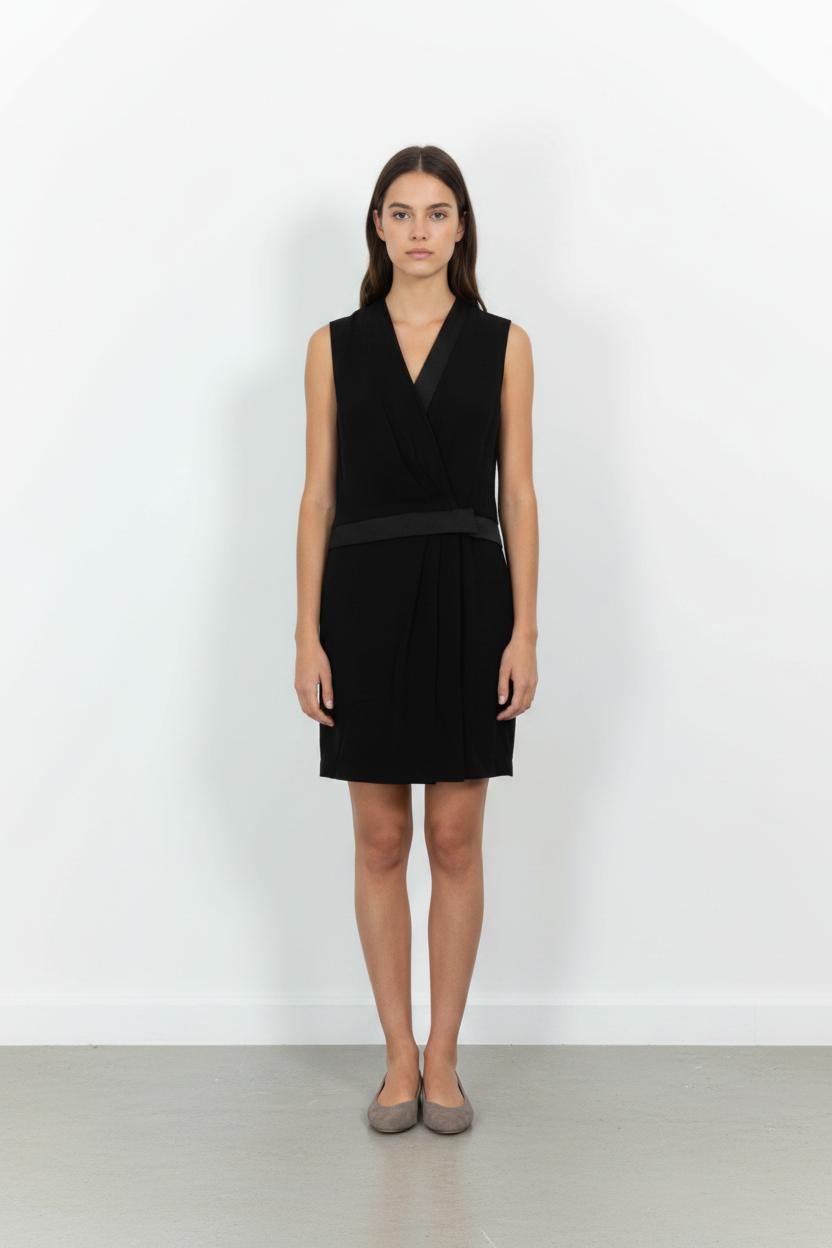 Robe Portefeuille Noire - Taille M/38 de la marque Sandro | PARAD57301 - Vendu par Paradigme - Image 1