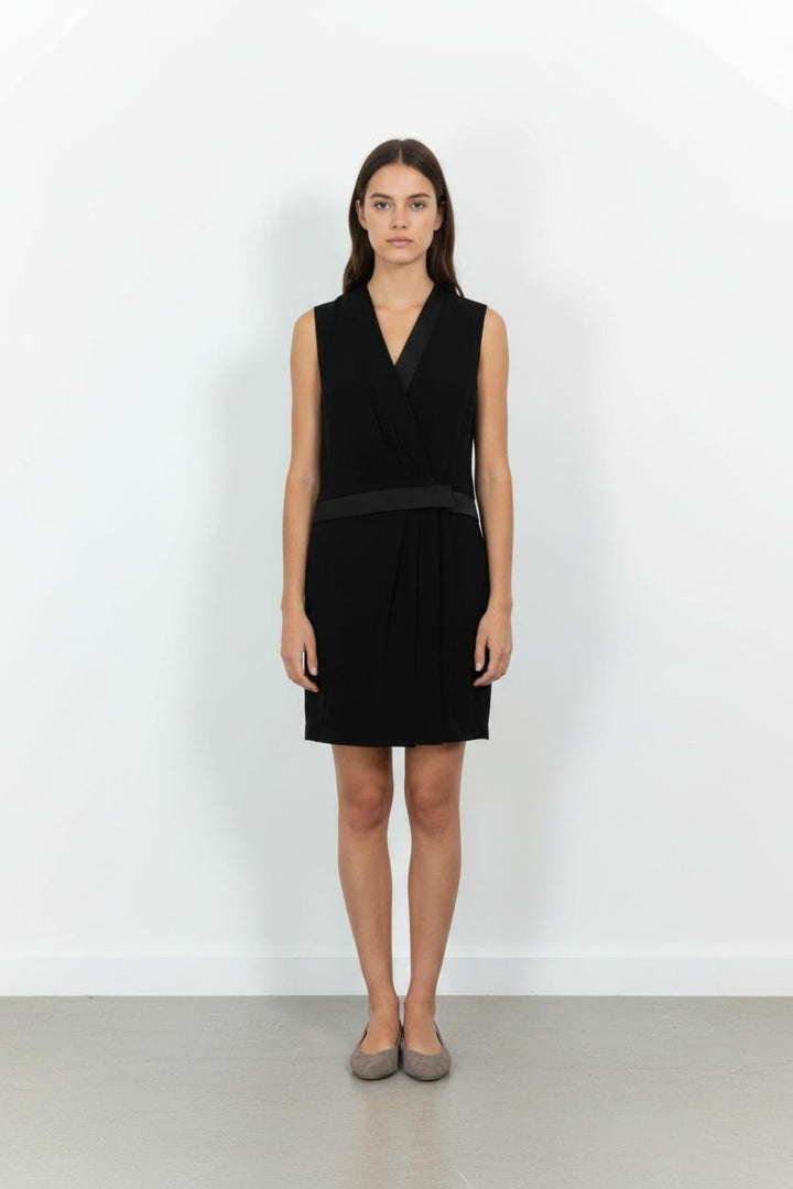 Robe Portefeuille Noire - Taille M/38 de la marque Sandro | PARAD57301 - Vendu par Paradigme - Image 1