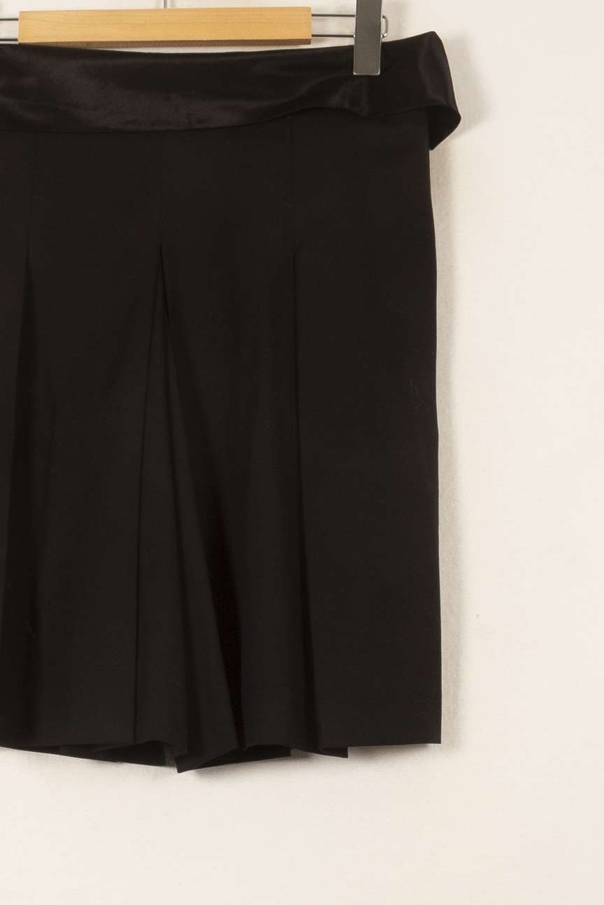Short Noir - Taille M/38 de la marque Joseph | PARAD58570 - Vendu par Paradigme - Image 3