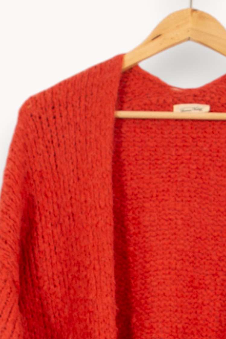 Cardigan Rouge - Taille S/36 de la marque American Vintage | PARAD59625 - Vendu par Paradigme - Image 3
