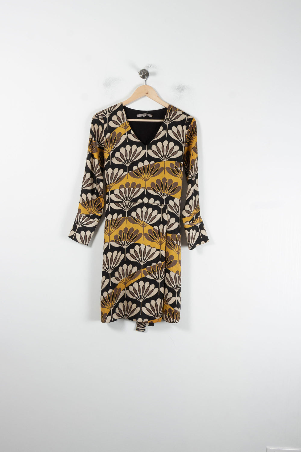 Robe Noir et Jaune - Taille S/36 de la marque La Fée Maraboutée | PARAD60516 - Vendu par Paradigme - Image 2