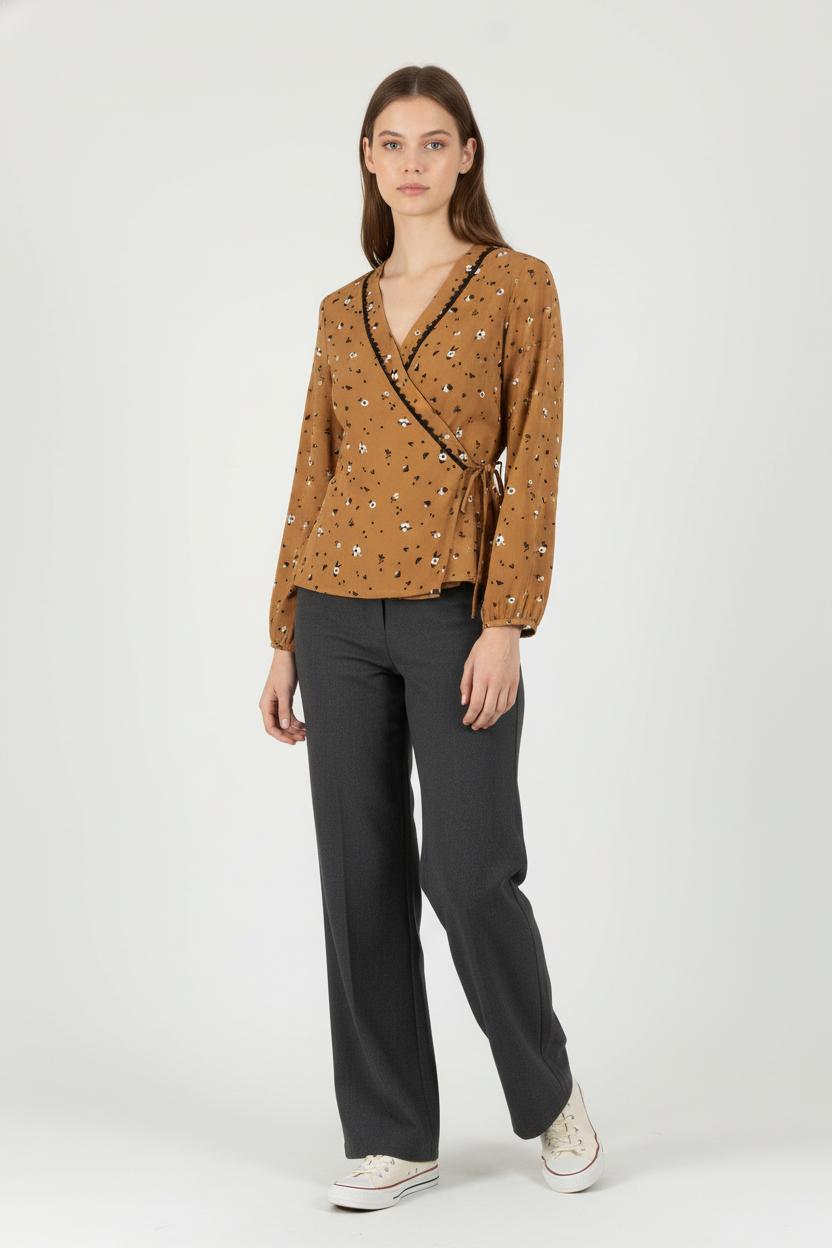 Blouse Fleurie Beige et Noir - Taille S/36 de la marque I.Code | PARAD60523 - Vendu par Paradigme - Image 1