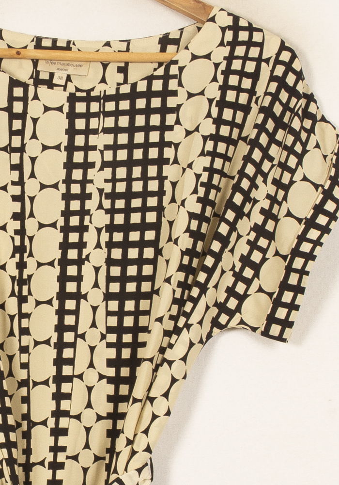 Robe Beige et Noire - Taille M/38 de la marque La Fée Maraboutée | PARAD60999 - Vendu par Paradigme - Image 3