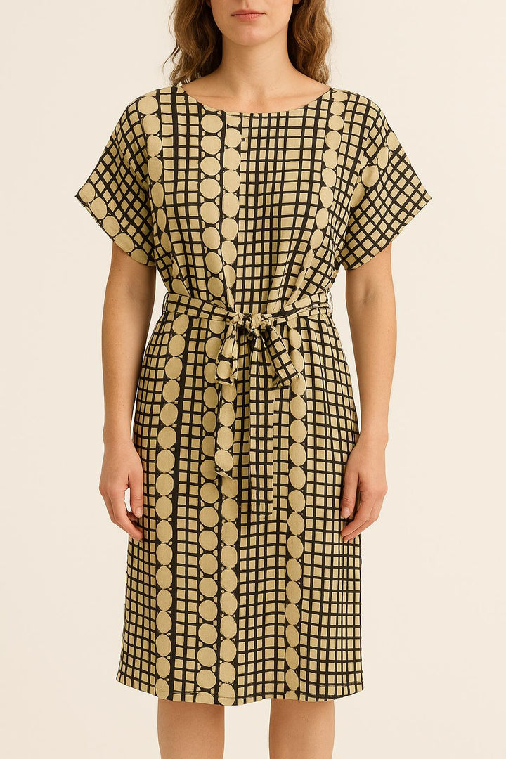 Robe Beige et Noire - Taille M/38 de la marque La Fée Maraboutée | PARAD60999 - Vendu par Paradigme - Image 1