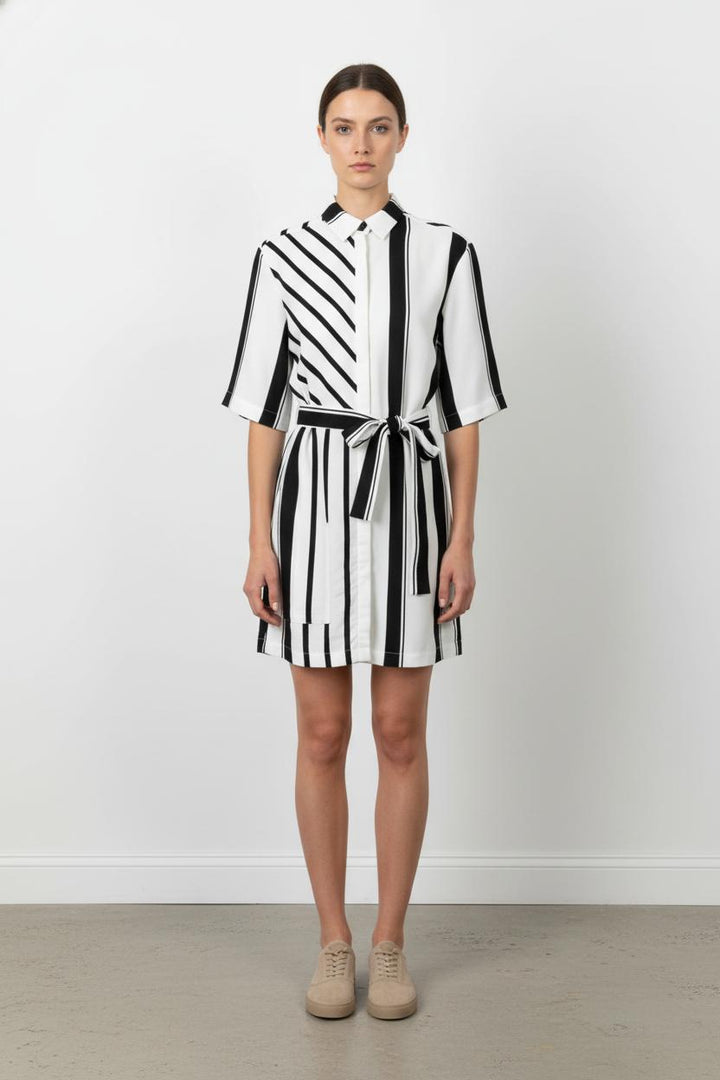 Robe Chemise Blanche et Noire - Taille S/36 de la marque Maje | PARAD62206 - Vendu par Paradigme - Image 1