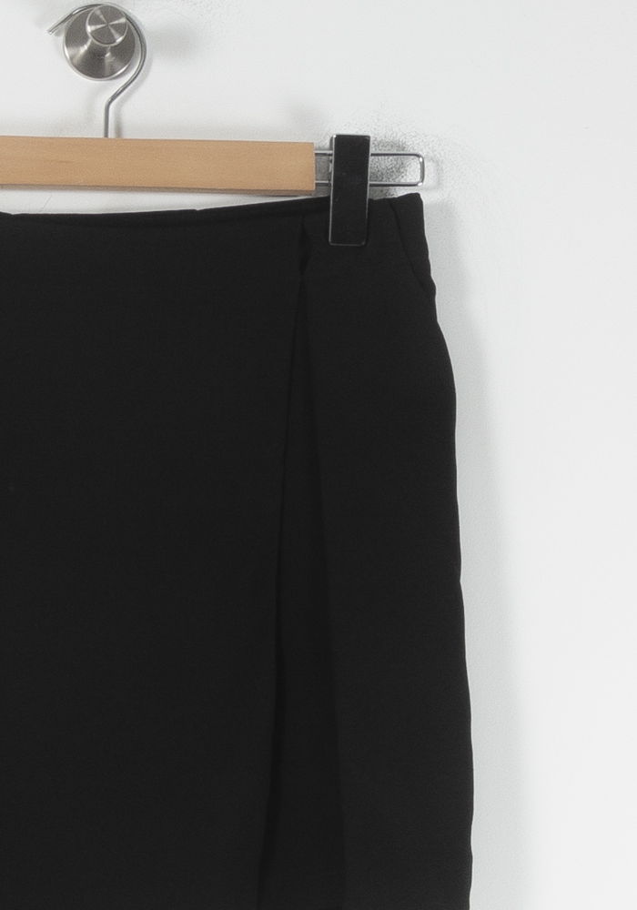 Short Noir - Taille L/40 de la marque La Fée Maraboutée | PARAD64492 - Vendu par Paradigme - Image 3