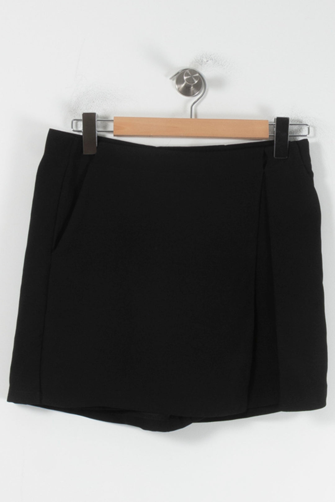 Short Noir - Taille L/40 de la marque La Fée Maraboutée | PARAD64492 - Vendu par Paradigme - Image 2