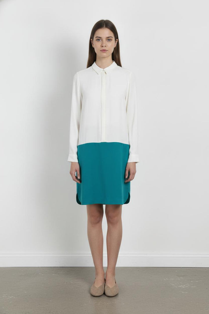 Robe Chemise Blanche et Verte - Taille M/38 de la marque Claudie Pierlot | PARAD64599 - Vendu par Paradigme - Image 1