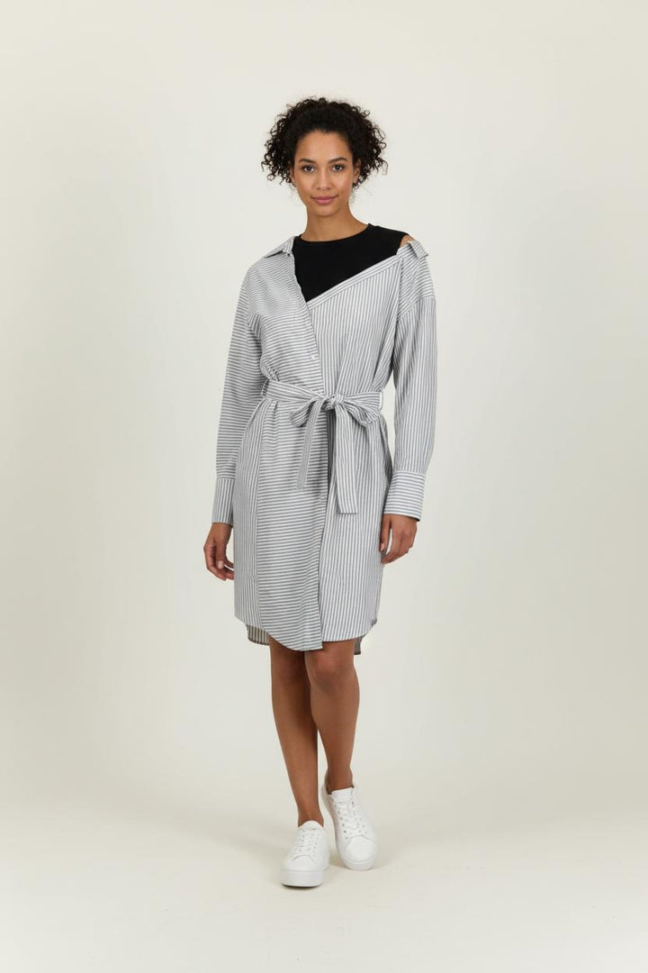 Robe Chemise Rayée Noire et Blanche - Taille L/40 de la marque Maje | PARAD64781 - Vendu par Paradigme - Image 1