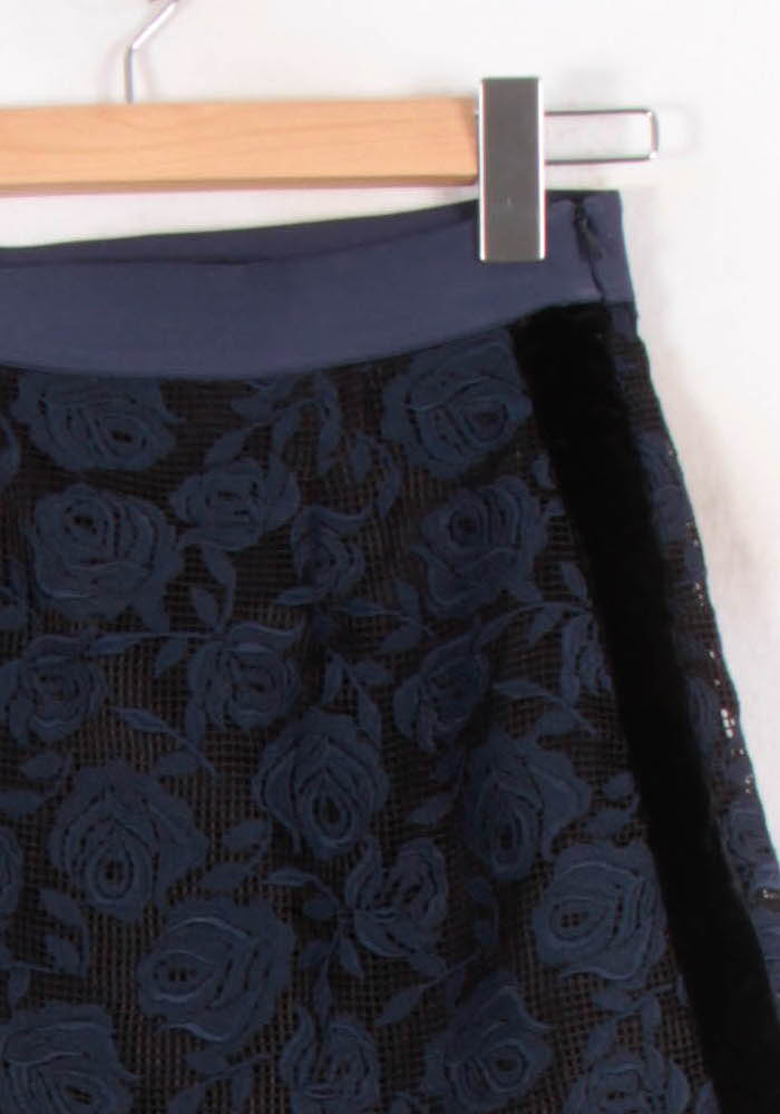 Jupe Courte Noire - Taille M/38 de la marque Sandro | PARAD64800 - Vendu par Paradigme - Image 3