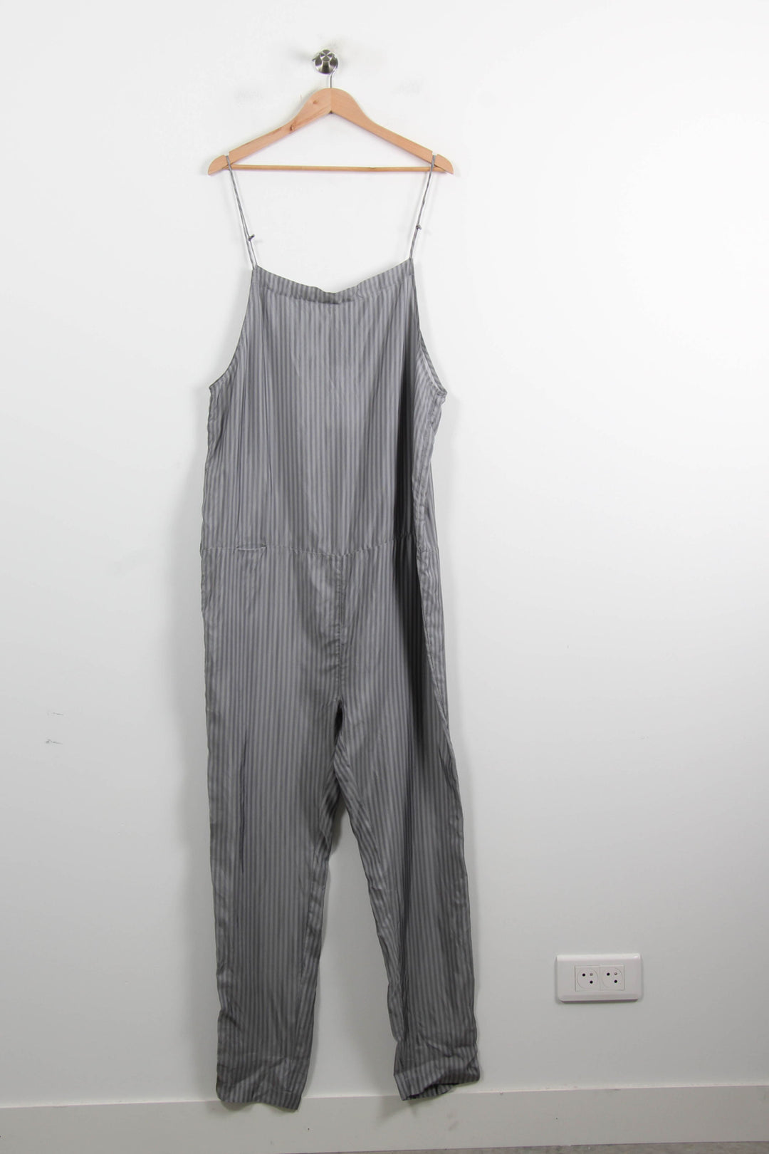 Combinaison Grise - Taille XL/42 de la marque Humanoid | PARAD66193 - Vendu par Paradigme - Image 2
