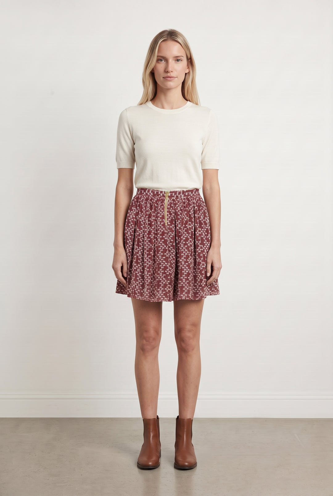 Jupe Plissée Bordeaux et Blanche - Taille XS/34 de la marque Heimstone | PARAD67434 - Vendu par Paradigme - Image 1