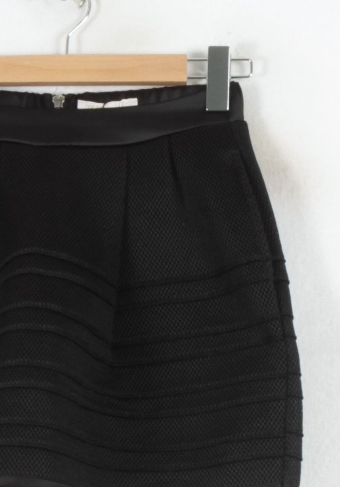 Jupe Courte Noire - Taille M/38 de la marque Maje | PARAD68714 - Vendu par Paradigme - Image 3