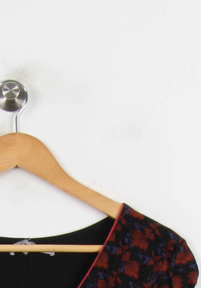 Robe Droite Noire et Rouge - Taille XL/42 de la marque La Fée Maraboutée | PARAD69818 - Vendu par Paradigme - Image 3