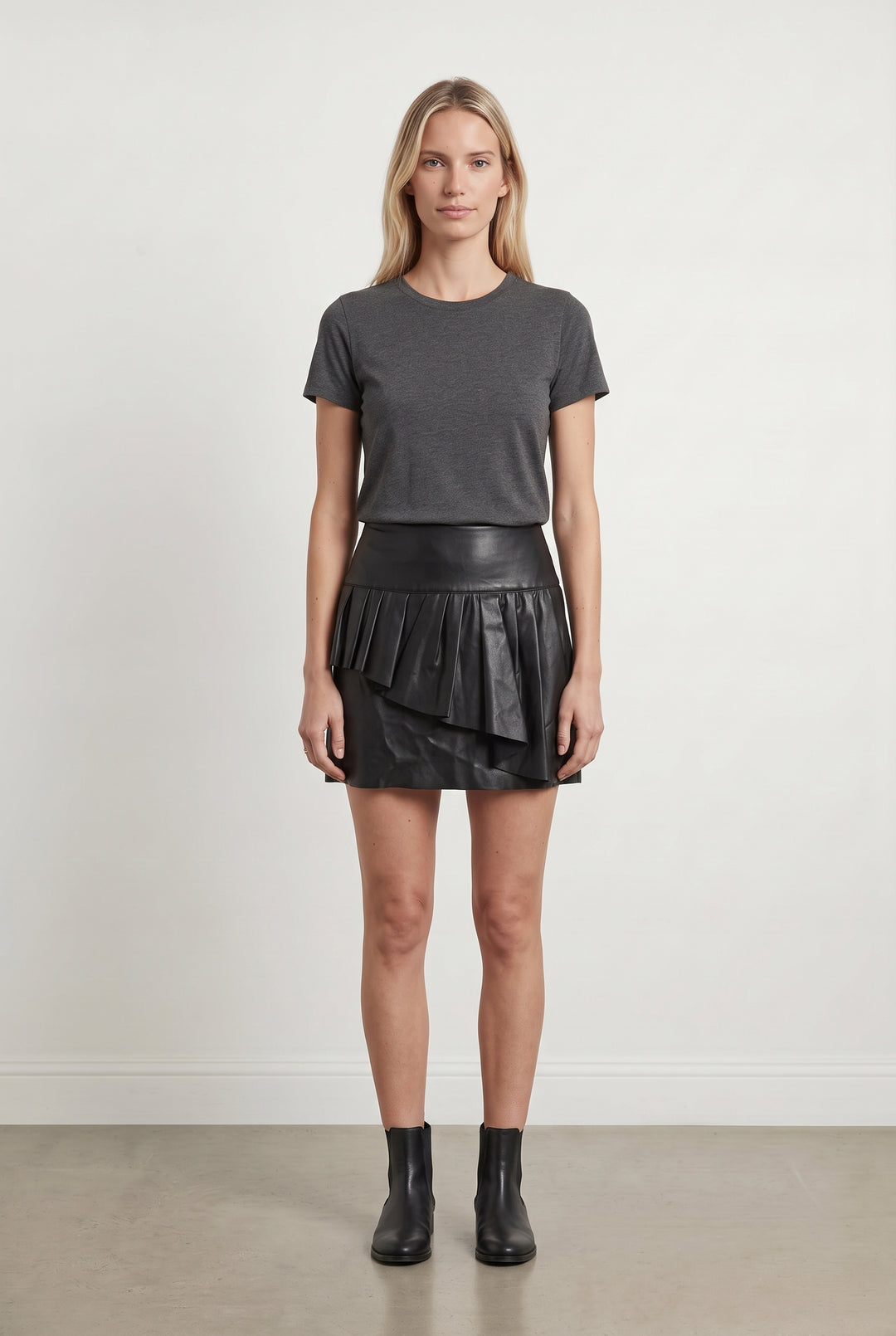 Jupe Courte Noire - Taille S/36 de la marque The Kooples | PARAD69981 - Vendu par Paradigme - Image 1