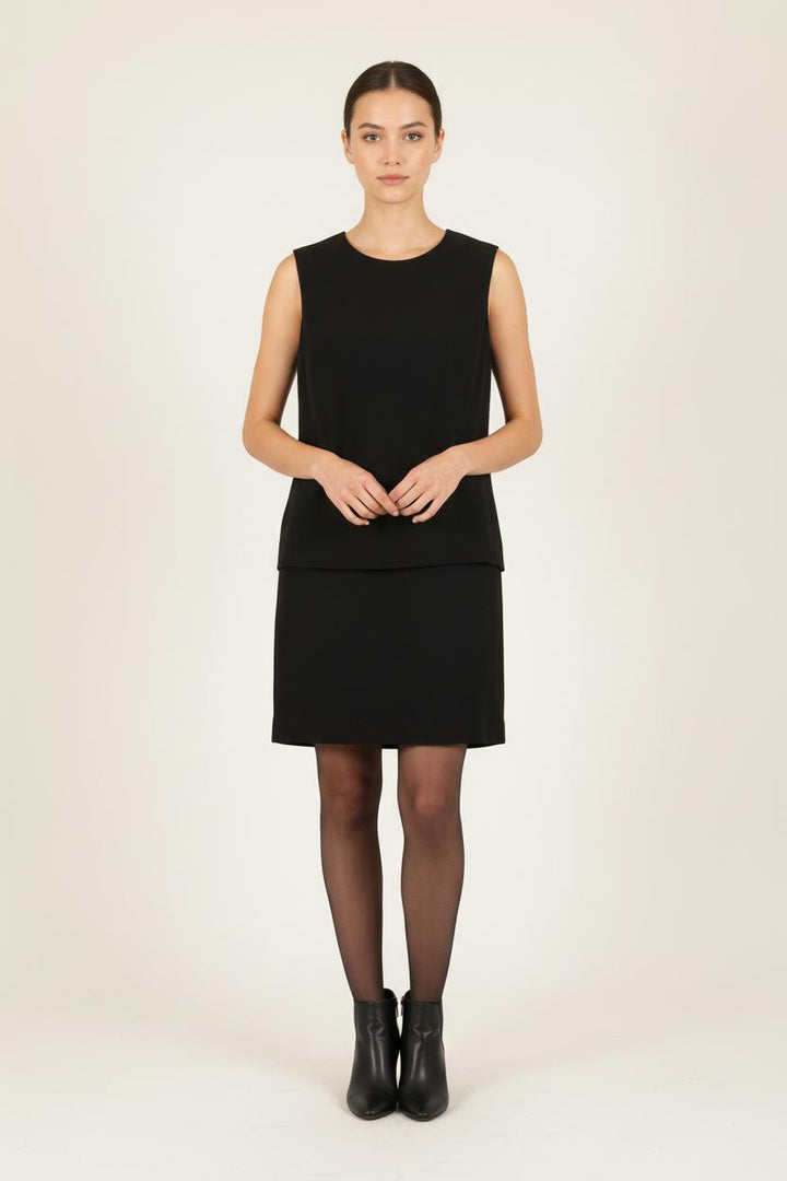 Robe Droite Noire - Taille M/38 de la marque Sandro | PARAD70044 - Vendu par Paradigme - Image 1