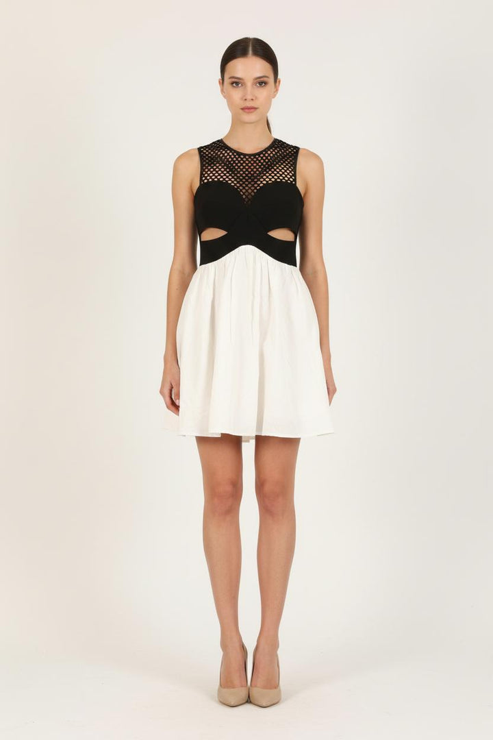 Robe Courte Noire et Blanche - Taille L/40 de la marque Sandro | PARAD70081 - Vendu par Paradigme - Image 1