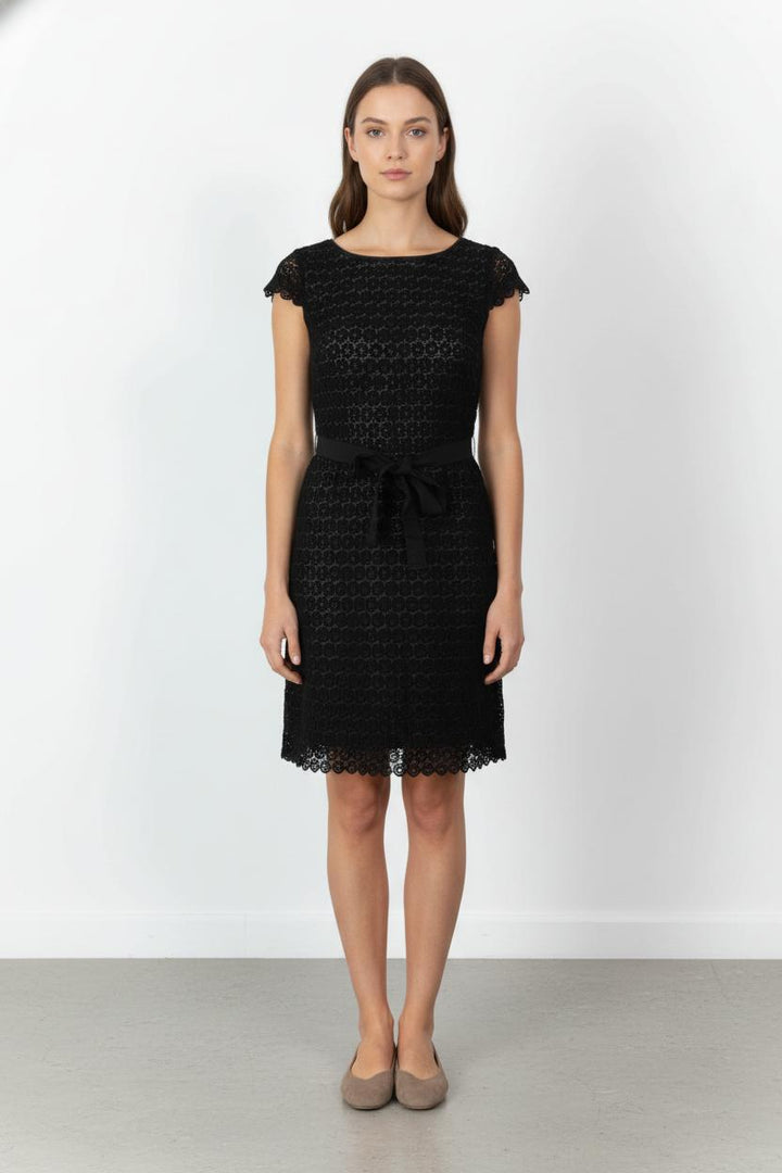 Robe en dentelle noire - Taille L/40 de la marque Maison 123 | PARAD71023 - Vendu par Paradigme - Image 1