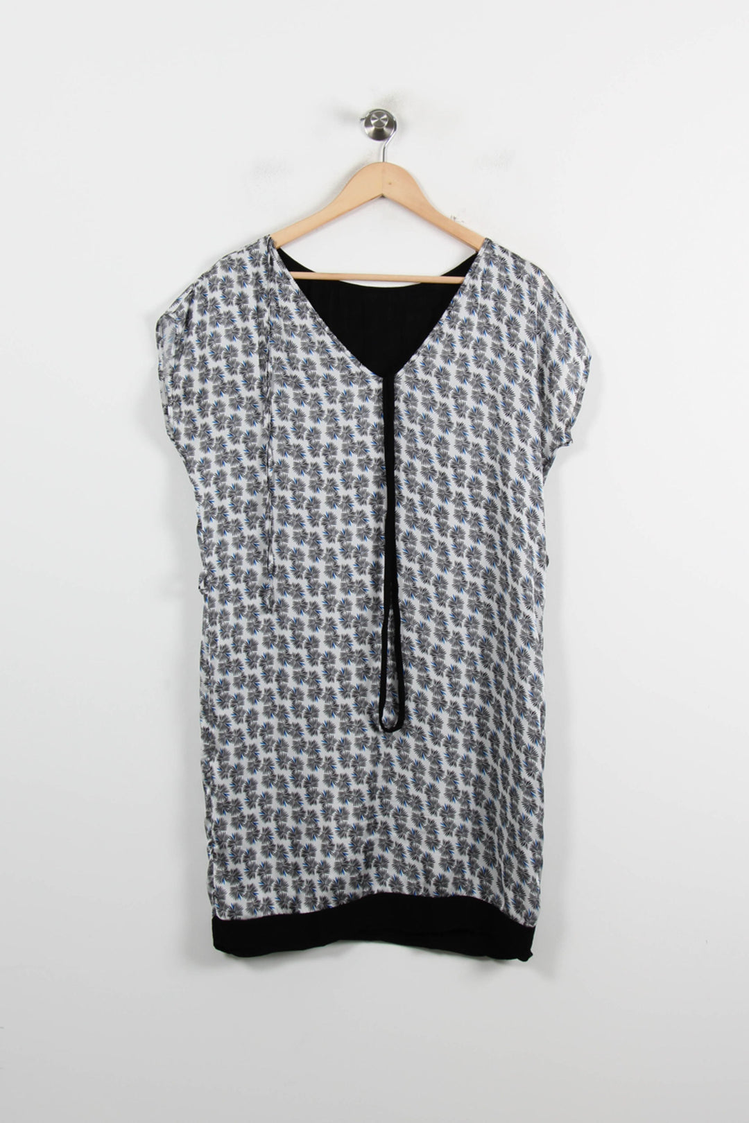 Robe Droite Noire et Blanche - Taille S/36 de la marque La Fée Maraboutée | PARAD72287 - Vendu par Paradigme - Image 2